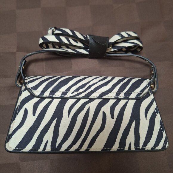 H&M PARTY PURSE. - Picture 2 of 3